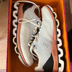 On cloud size 9 women